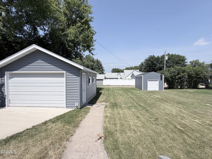 Property Photo:  1053 3rd Street N  ND 58421 
