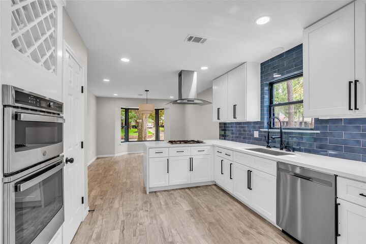 Property Photo:  10006 Candlewood Drive  TX 77042 