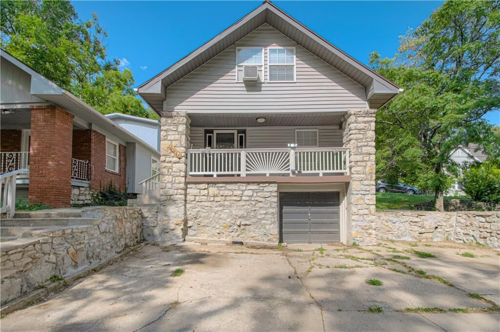 Property Photo:  4910 Paseo Boulevard  MO 64110 