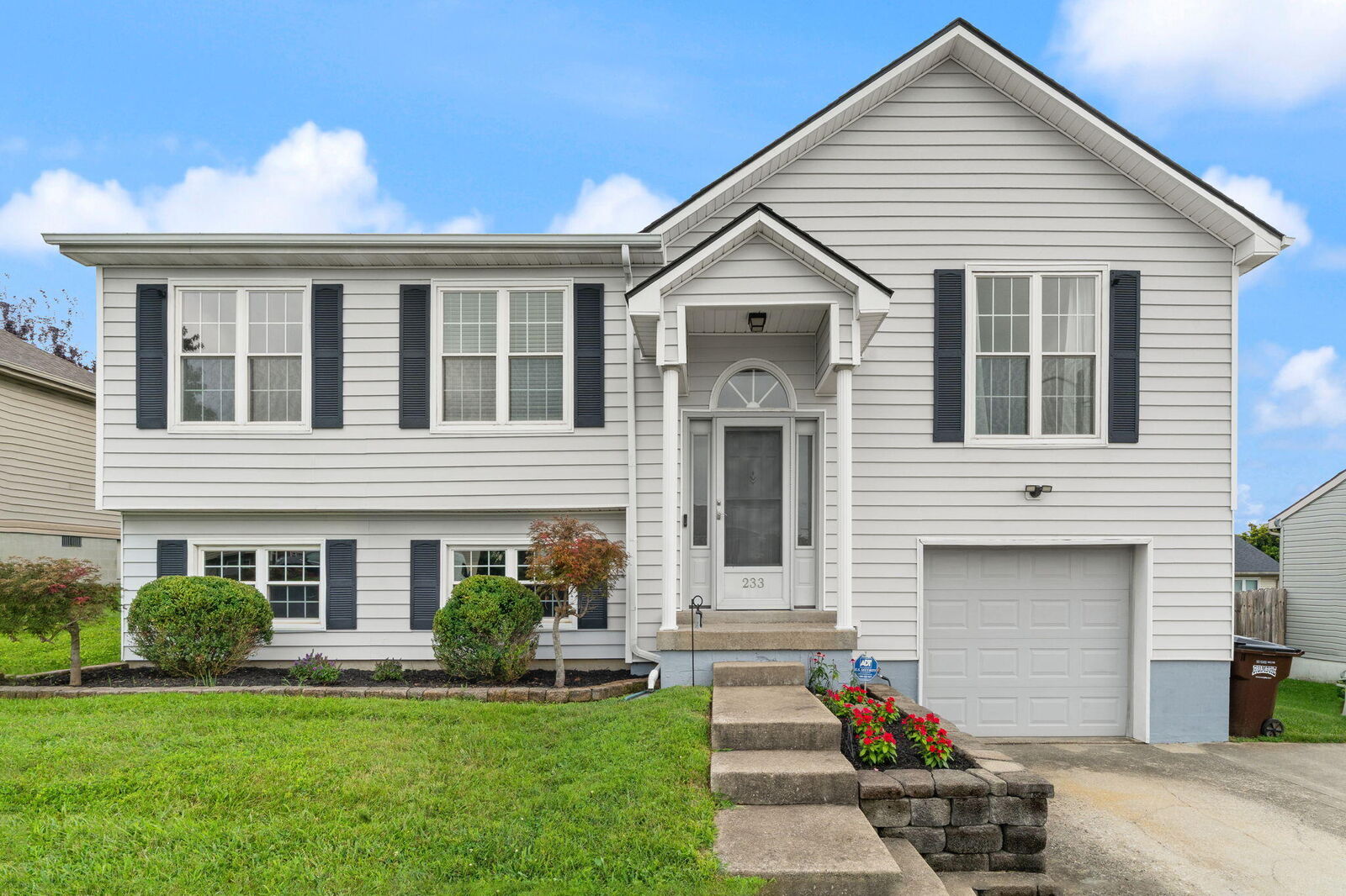 Property Photo:  233 Brittany Circle  KY 40475 