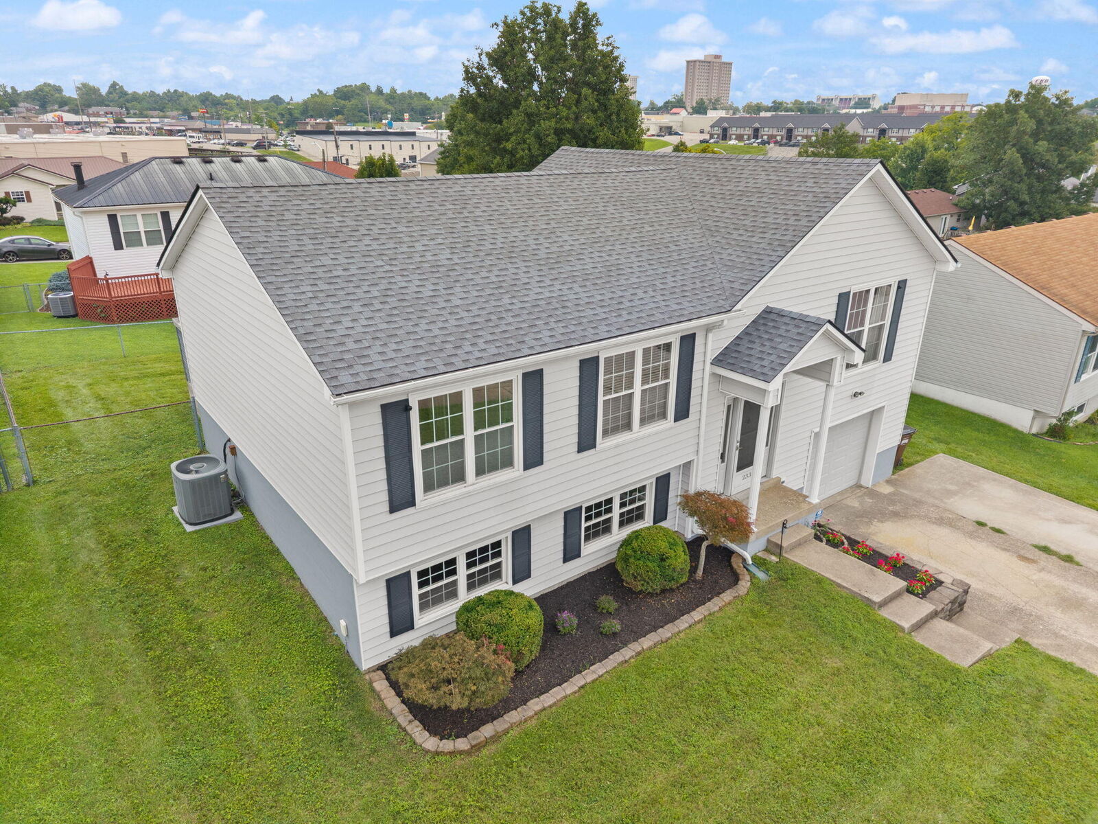 Property Photo:  233 Brittany Circle  KY 40475 