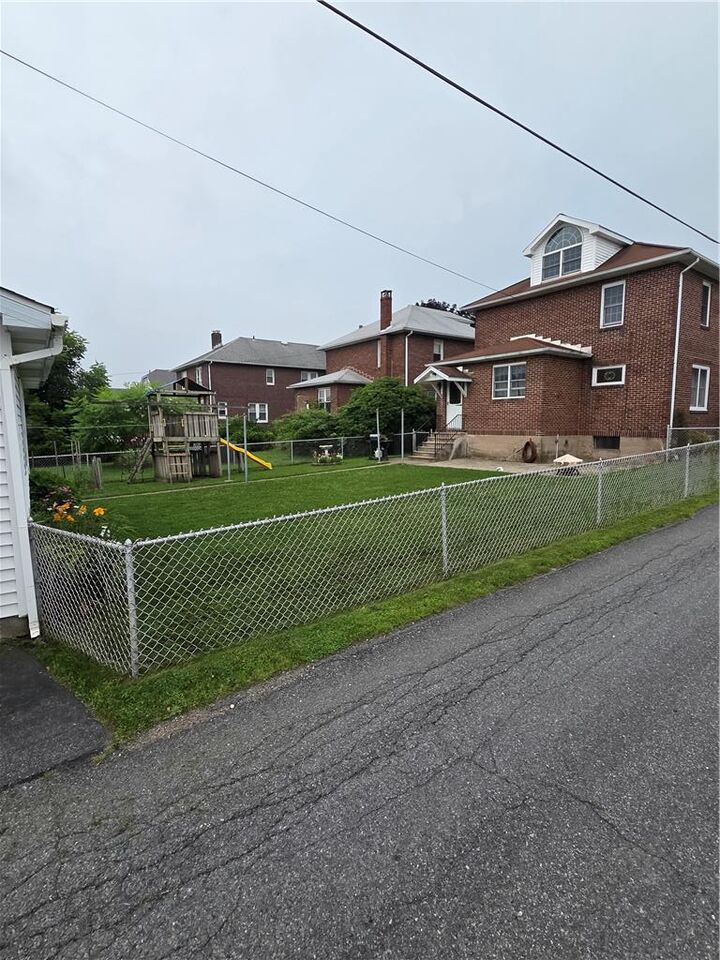 Property Photo:  145 Washington Street  PA 18224 