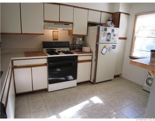 Property Photo:  135 West Nyack Road 31  NY 10954 