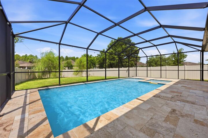 Property Photo: 2408 Las Calinas Boulevard FL 32095