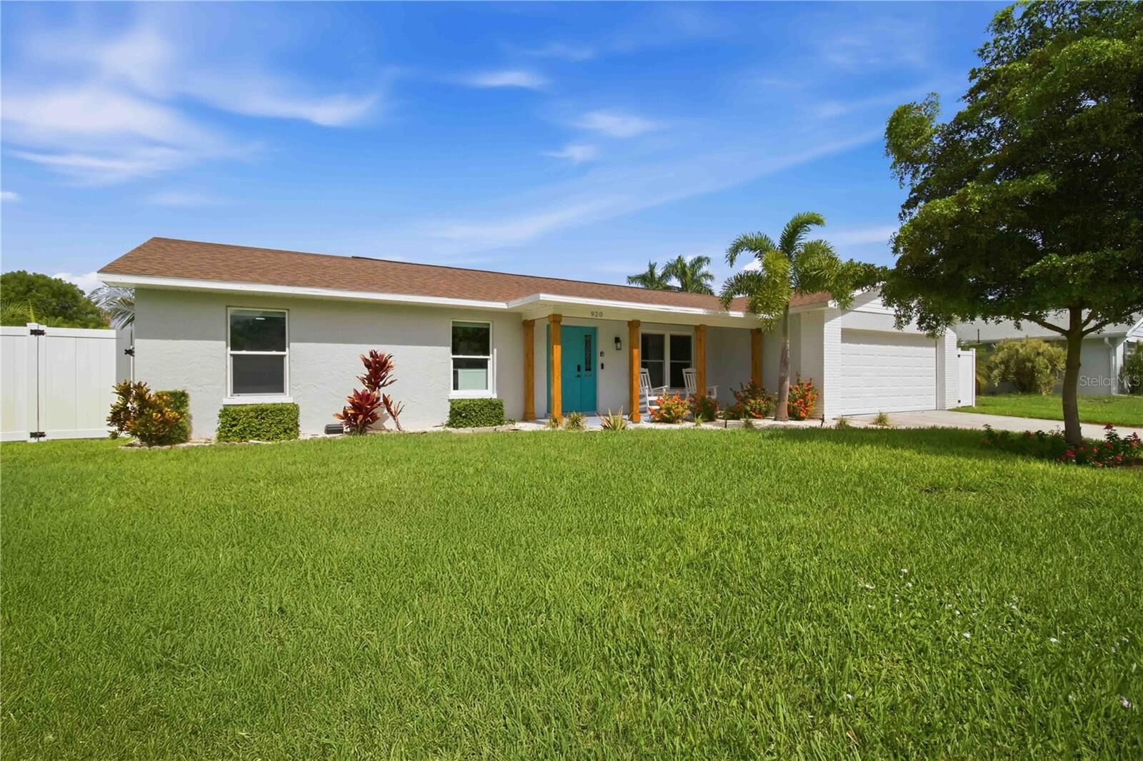 Property Photo: 920 68th Street NW FL 34209