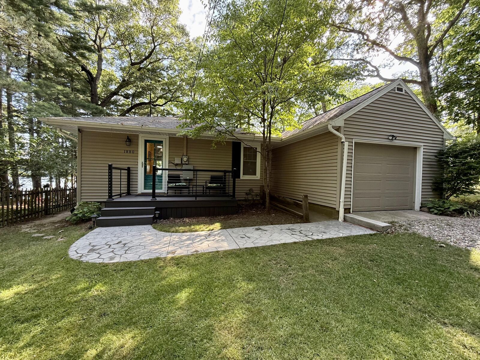 Property Photo:  1880 Hemlock Crest Drive  MI 49082 