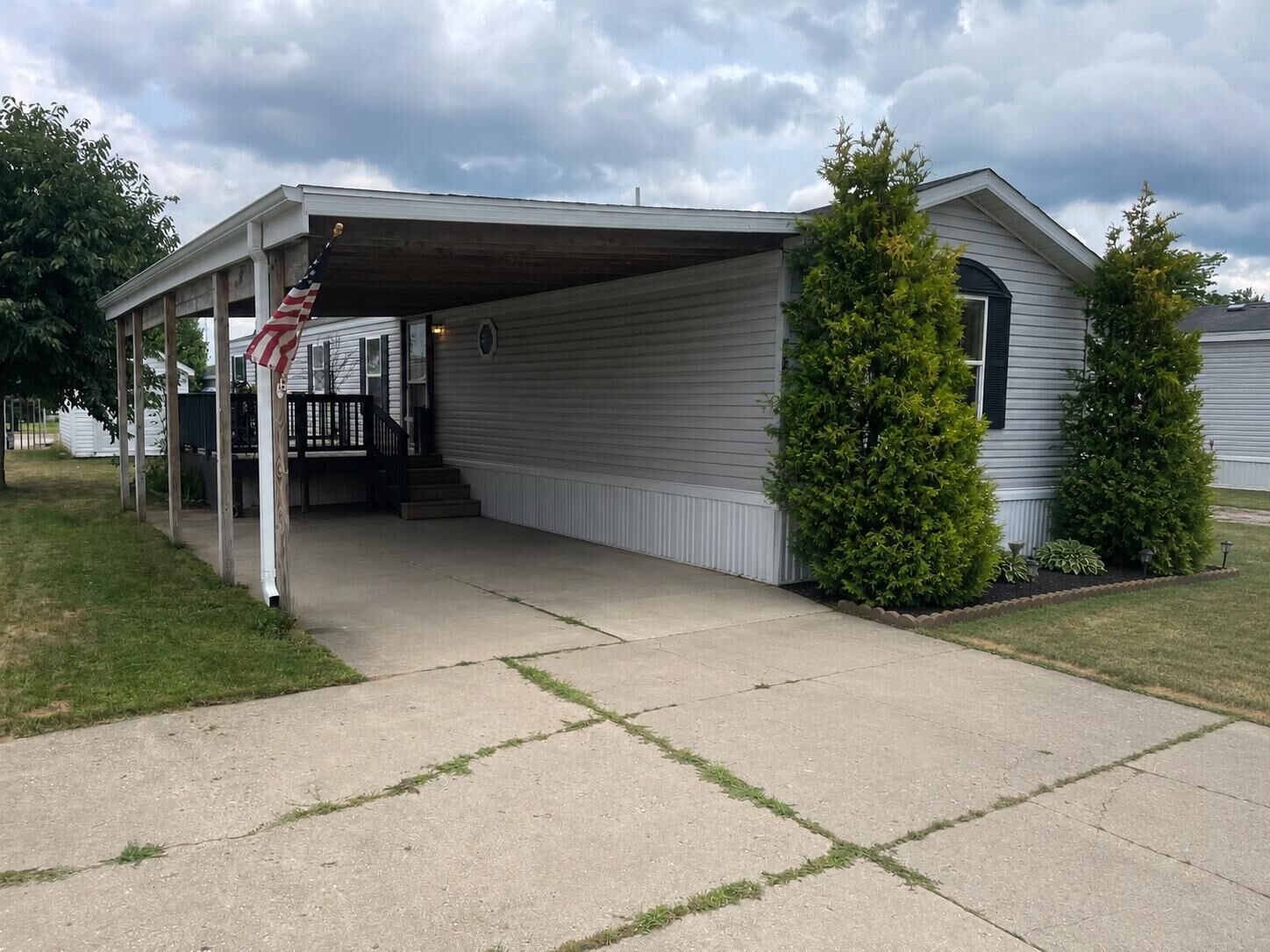 Property Photo: 1322 Windridge Lane MI 49412