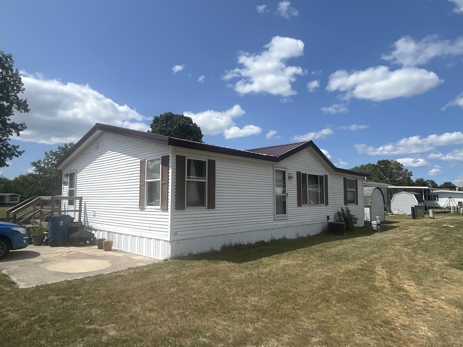 Property Photo: 1219 Royal Drive MI 49412