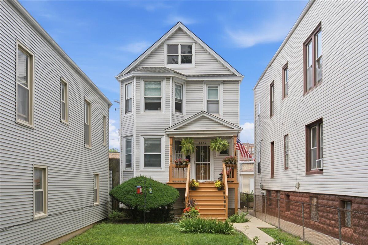 Property Photo: 4340 N Drake Avenue IL 60618