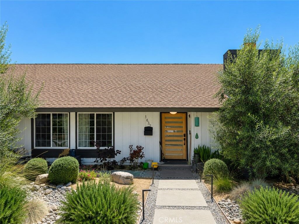 Property Photo:  1632 Melvin Way  CA 92780 