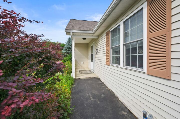 Property Photo:  19 Cardinal Way 10  ME 04901 