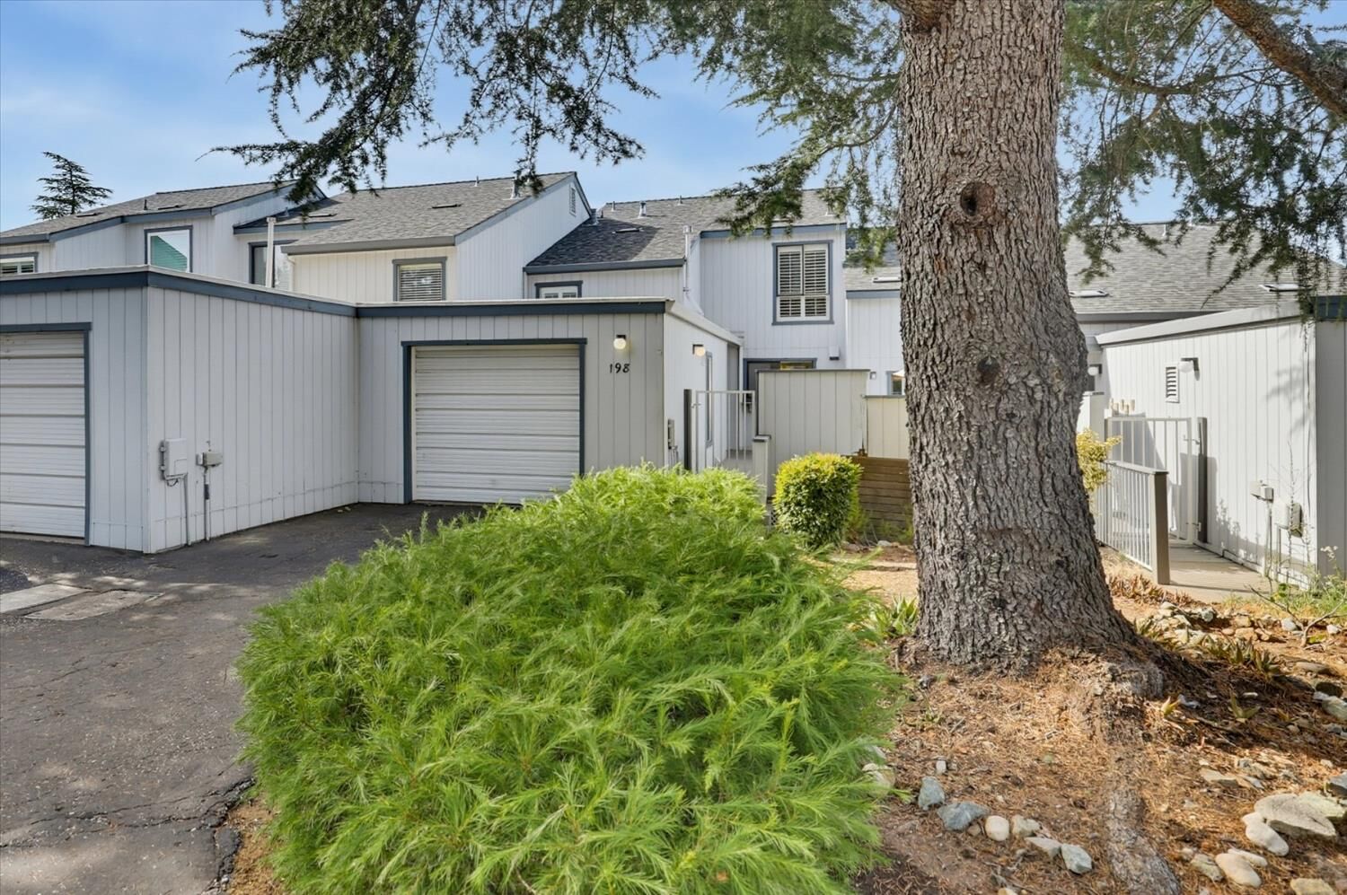 Property Photo: 198 Rockwood Drive CA 95945
