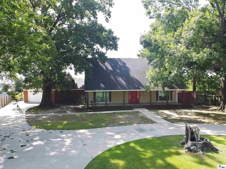 Property Photo:  2012 Oakmont Street  LA 71201 