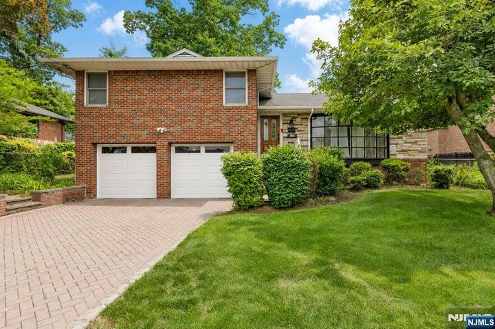 Property Photo:  545 Summit Street  NJ 07632 