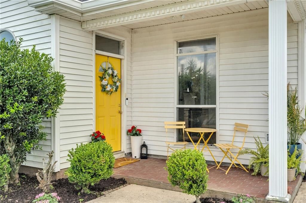 Property Photo:  6703 Patterson Drive  LA 70131 