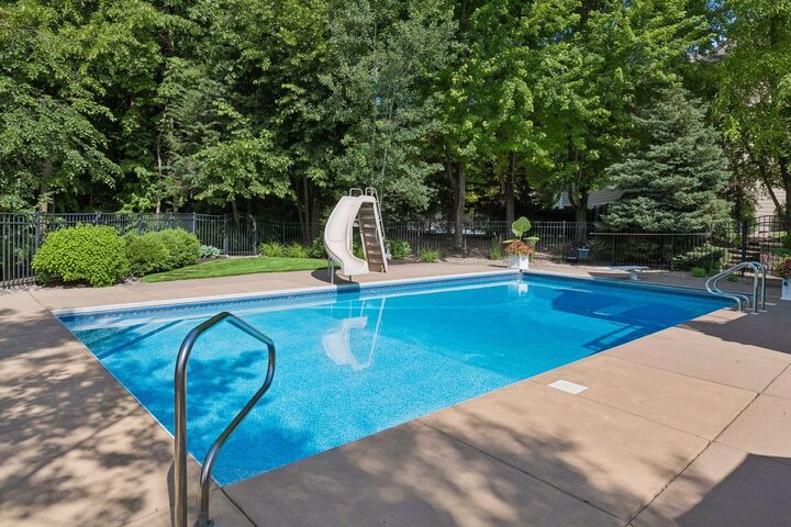 Property Photo:  2932 Fairway Drive  MN 55318 