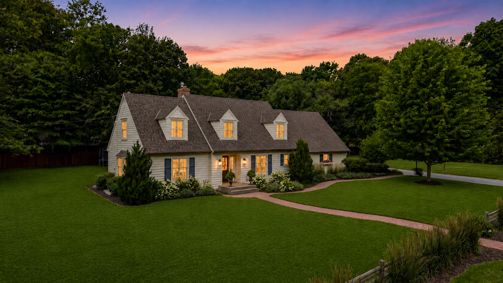 Property Photo:  18855 Park Avenue  MN 55391 