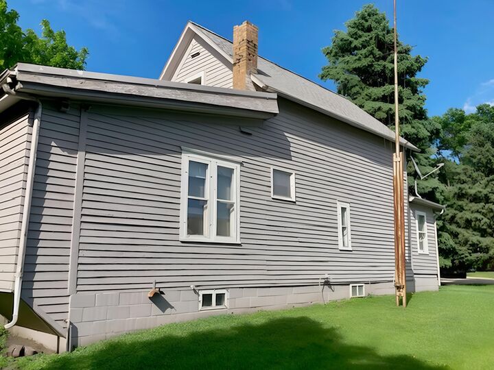Property Photo:  214 2nd Street NW  MN 56279 