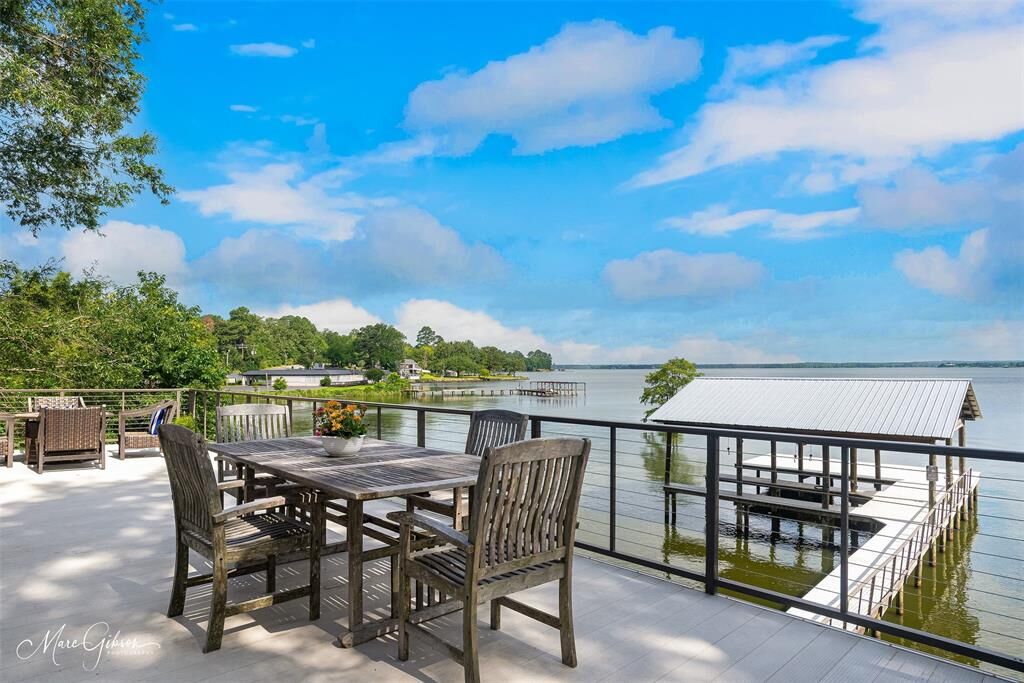 Property Photo:  6052 S Lakeshore Drive  LA 71119 