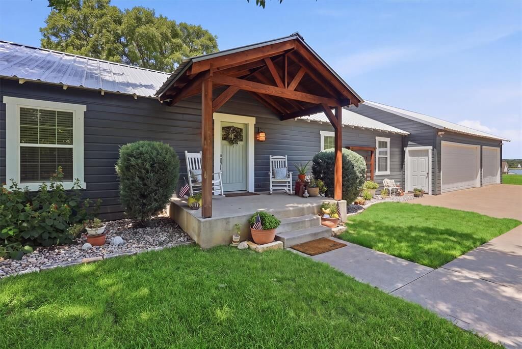 Property Photo:  1313 Porter Court  TX 76048 