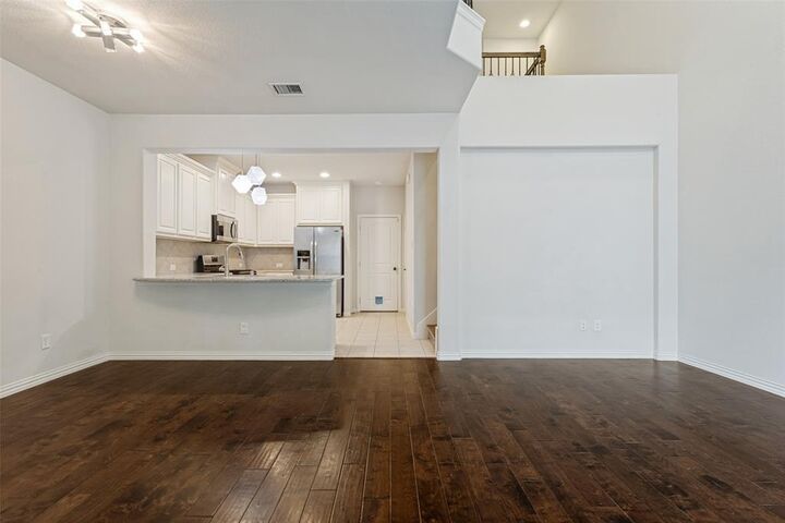 Property Photo: 723 Matthew Place TX 75081