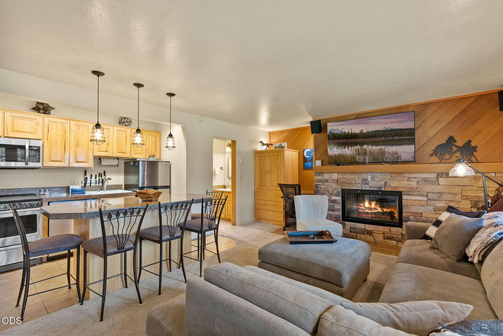 Property Photo:  18575 SW Century Drive 2121  OR 97702 
