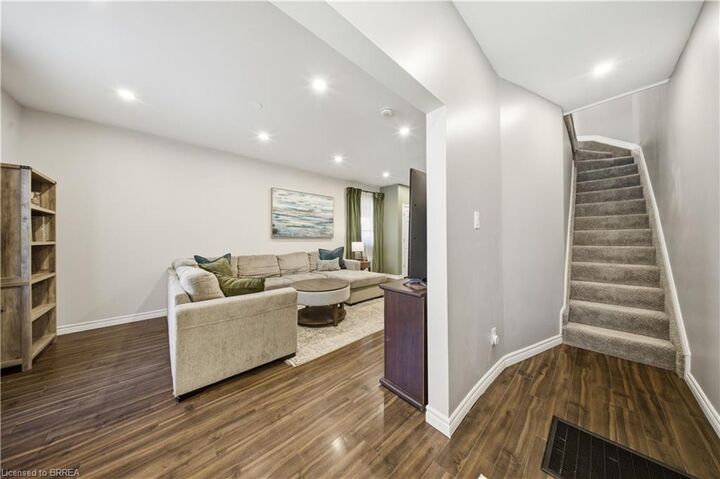 Property Photo:  137 Brock Street  ON N3S 5V8 