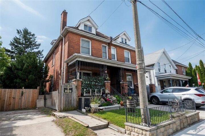 22 Picton Street E — photo 1