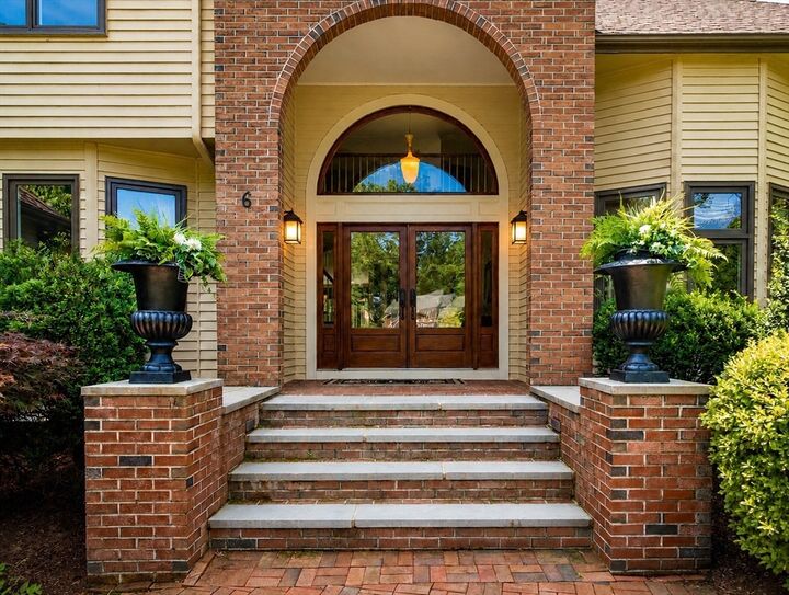 Property Photo:  6 Windsor Pl  MA 02048 