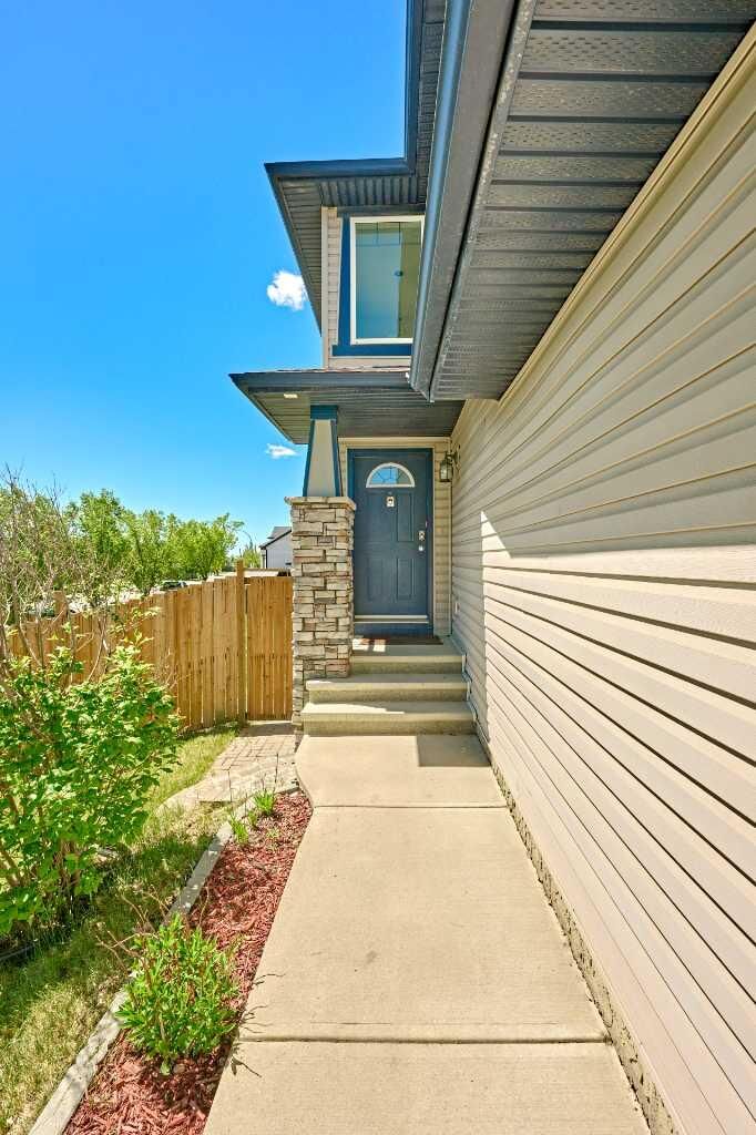 Property Photo:  153 Royal Birch Bay NW  AB T3G 5X6 