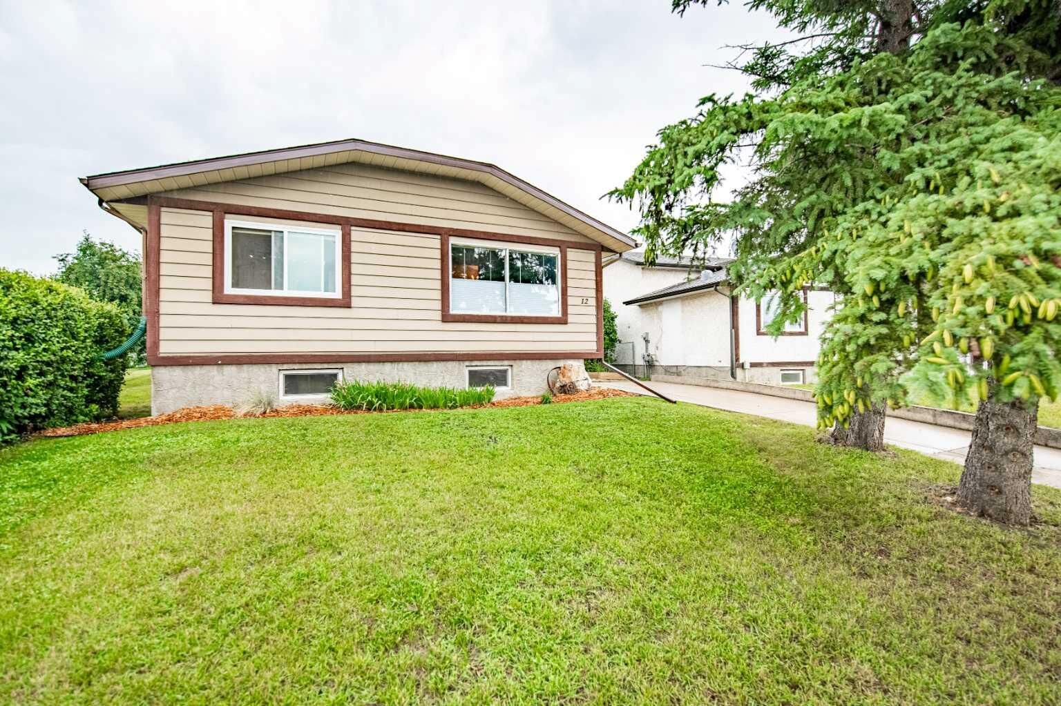 Property Photo: 12 Opal Close AB T4L 1P9