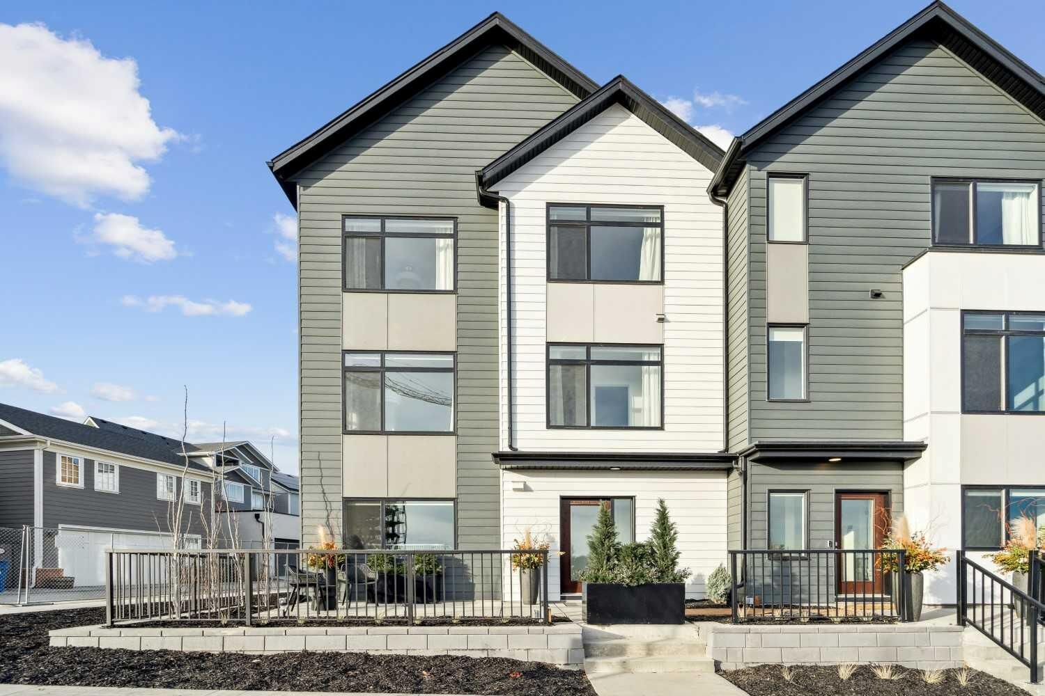 Property Photo: 171 Dieppe Drive SW AB T3E 8H6