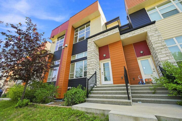Property Photo: 1530 Bayside Avenue SW 103 AB T4B 4B5