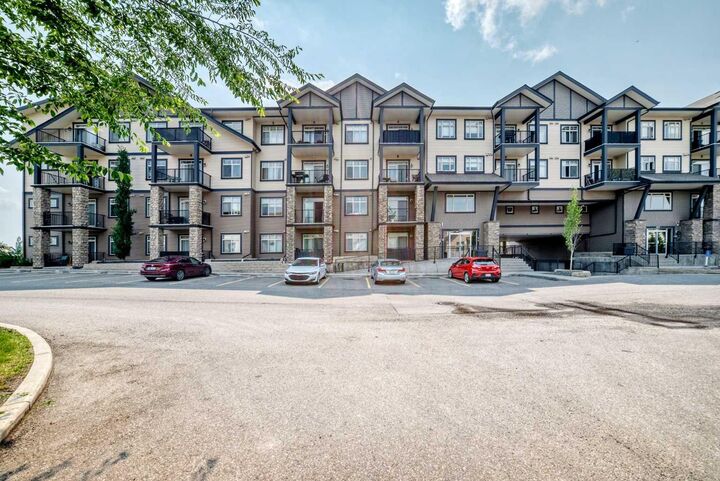 Property Photo:  117 Copperpond Common SE 101  AB T2Z 5E2 