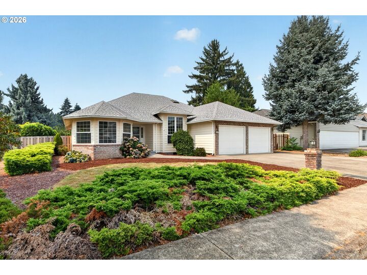 Property Photo:  4457 SE Pennywood Dr  OR 97222 