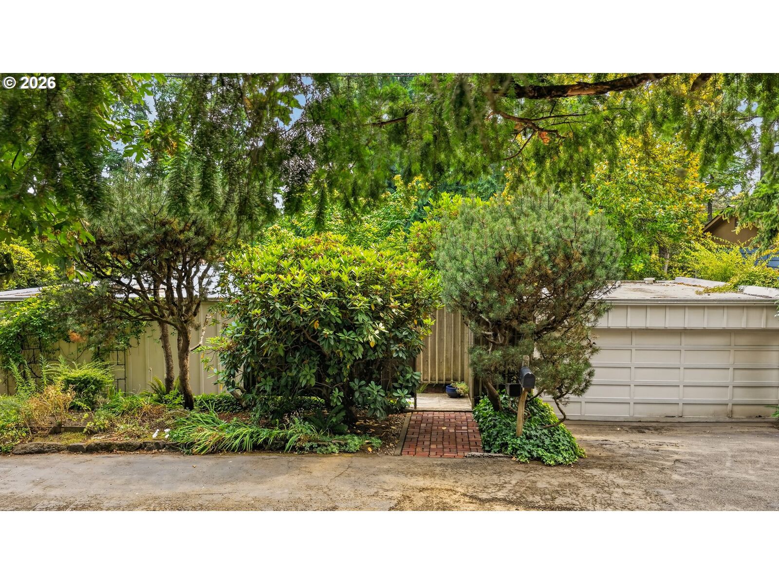 Property Photo:  834 SW Westwood Dr  OR 97239 