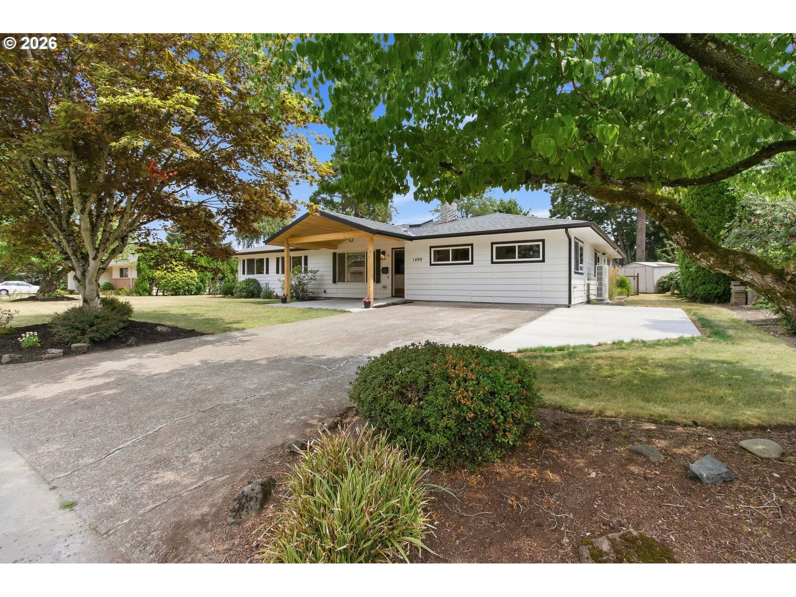 Property Photo:  1400 N Hadley Rd  OR 97132 