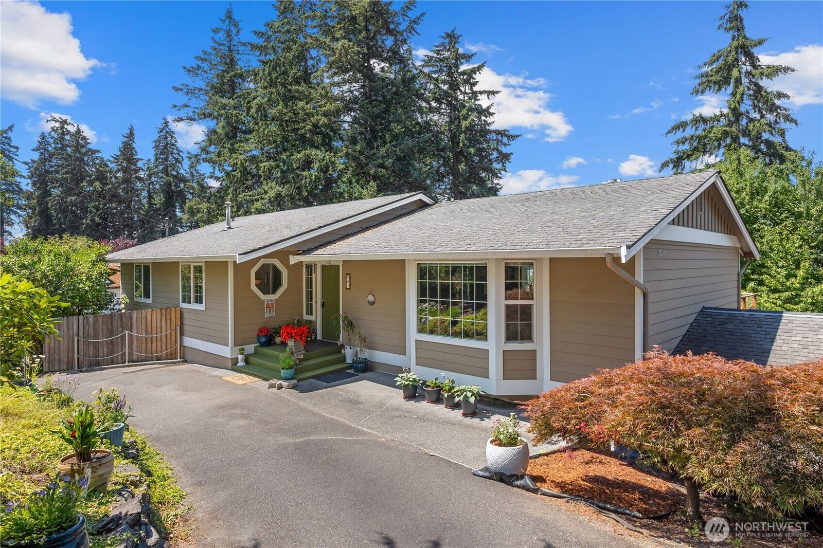 Property Photo: 802 Milton Way WA 98354