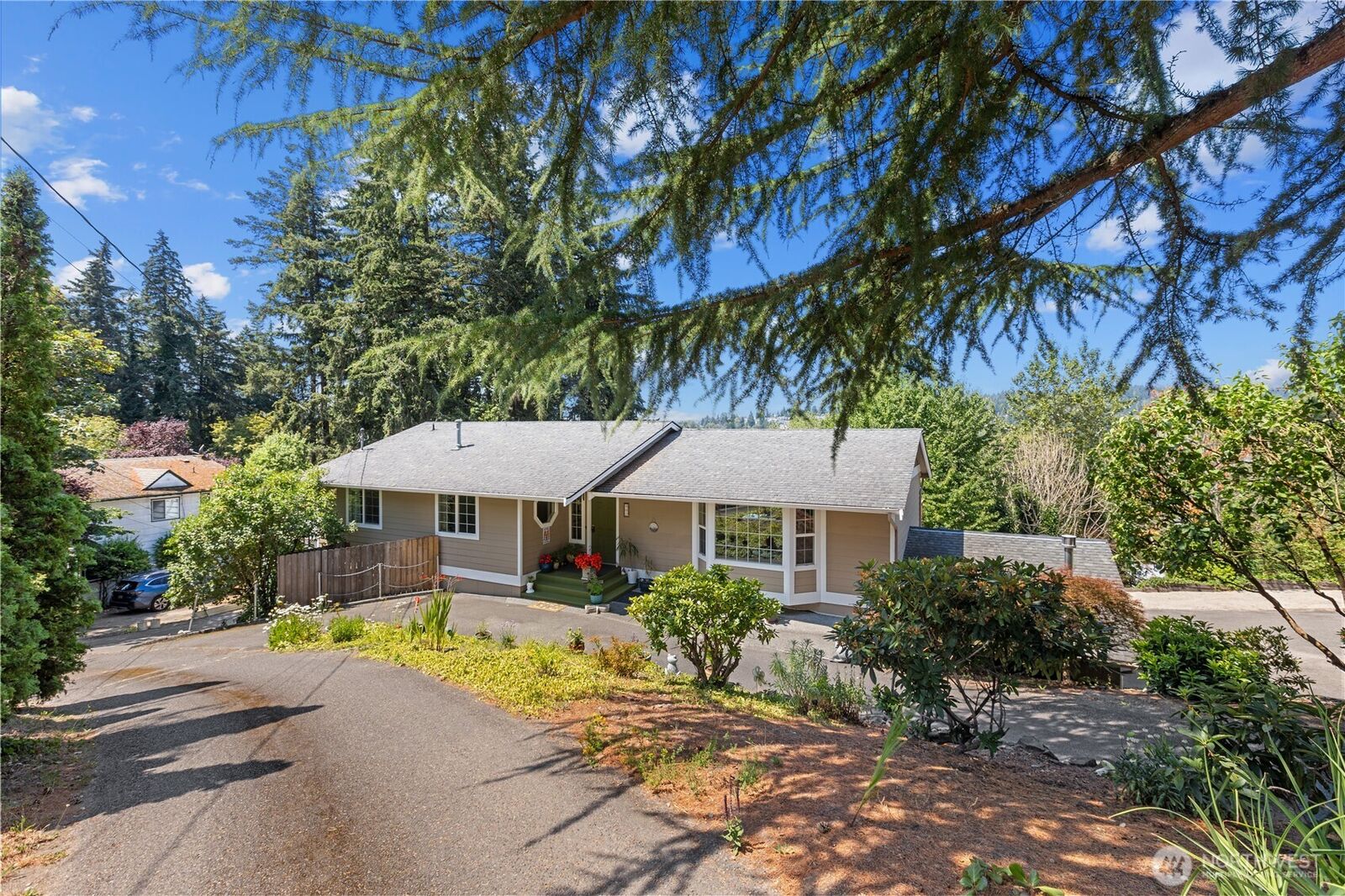 Property Photo:  802  Milton Way  WA 98354 