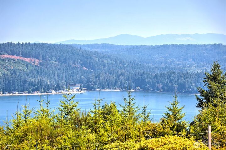 Property Photo:  551 E Hyland Drive  WA 98592 