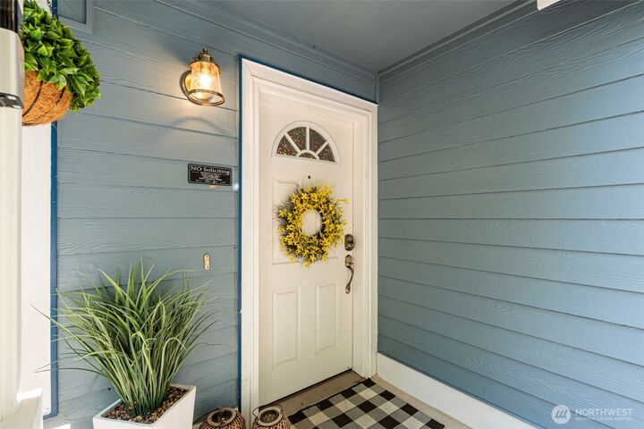 Property Photo:  2025  Kempton Street SE  WA 98501 