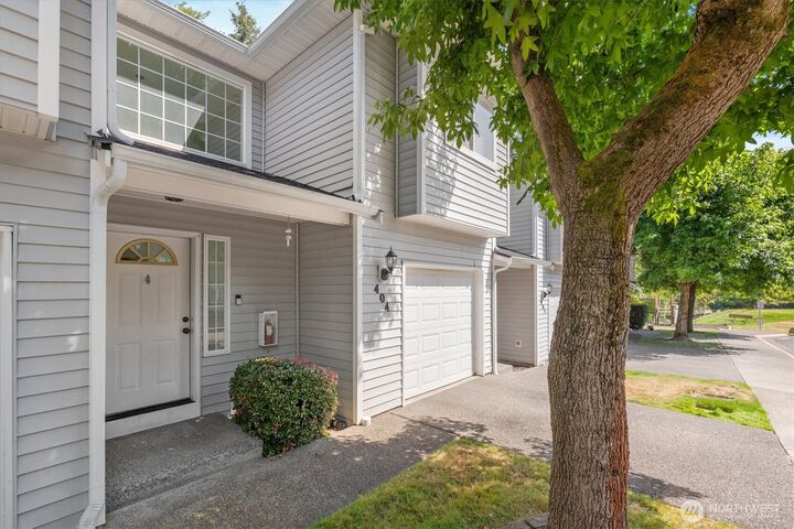 Property Photo: 2220 S 336th Street 404 WA 98003