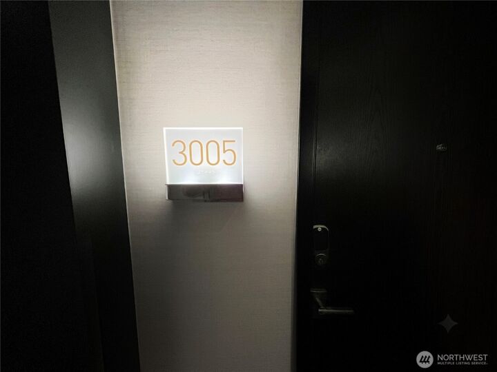 Property Photo:  1808  Minor Avenue 3005  WA 98101 