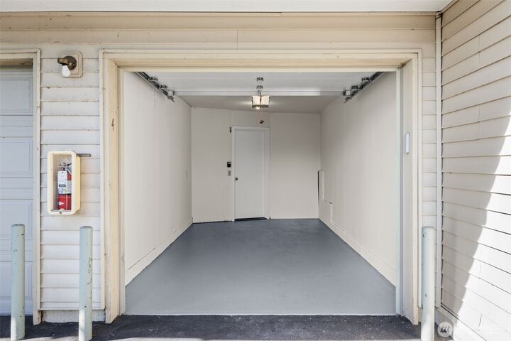 Property Photo: 8512 242nd Street SW 3 WA 98026