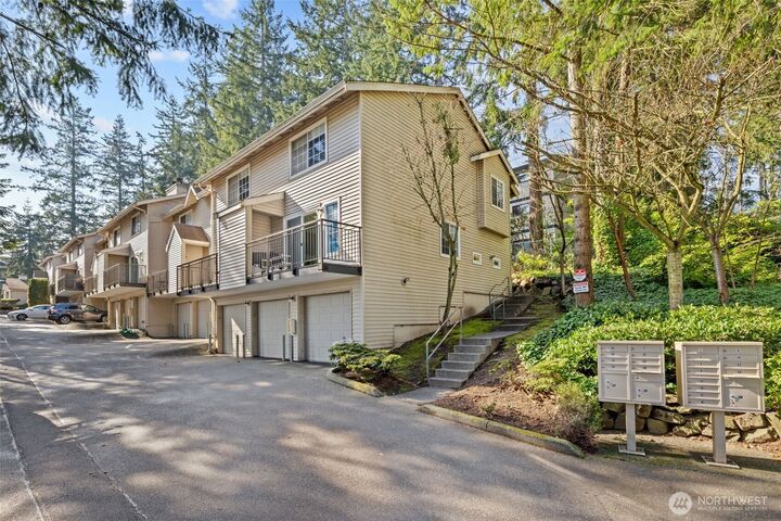 Property Photo:  8512  242nd Street SW 3  WA 98026 