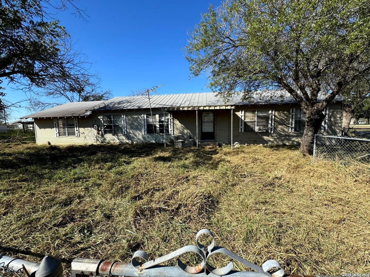 Property Photo:  465 Peach St  TX 78050 