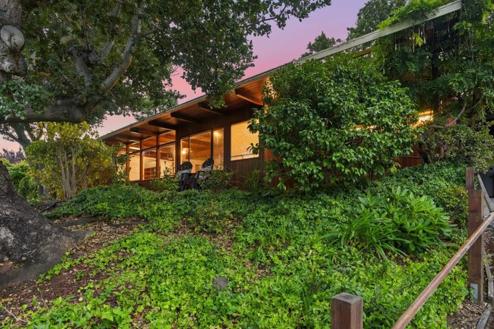 Property Photo:  18 Hillbarn Court  CA 94403 