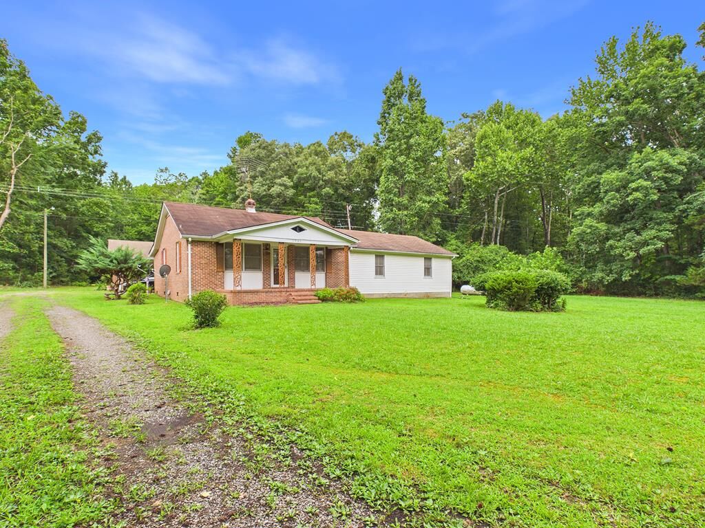Property Photo: 1940 Country Club Drive VA 23924