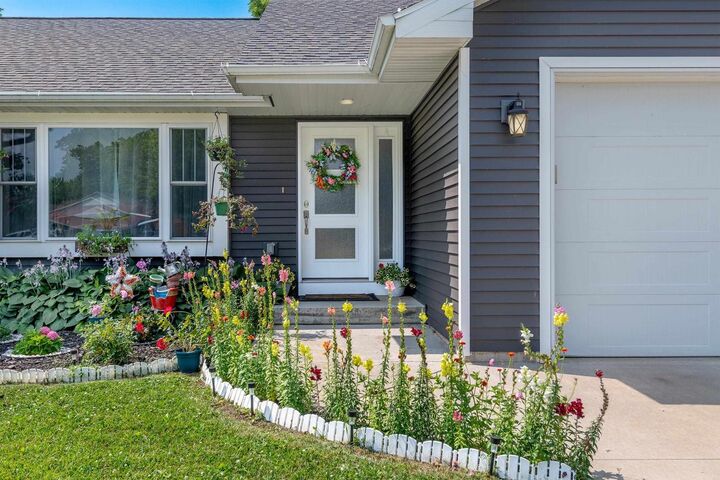 Property Photo:  624 Julius Court  WI 54963 