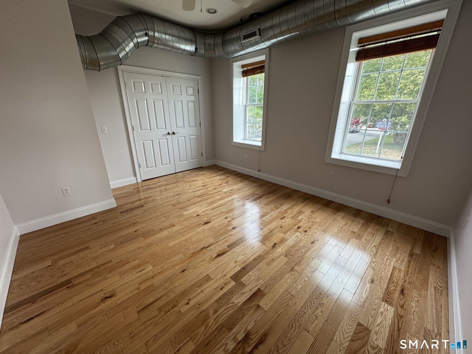 Property Photo:  345 Bank Street 1  CT 06320 